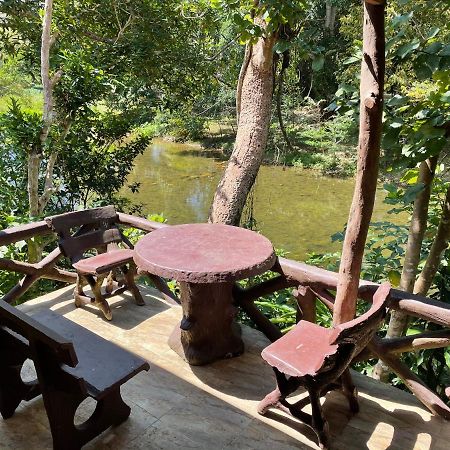 アーツ リバービュー ロッジ Khao Sok National Park エクステリア 写真
