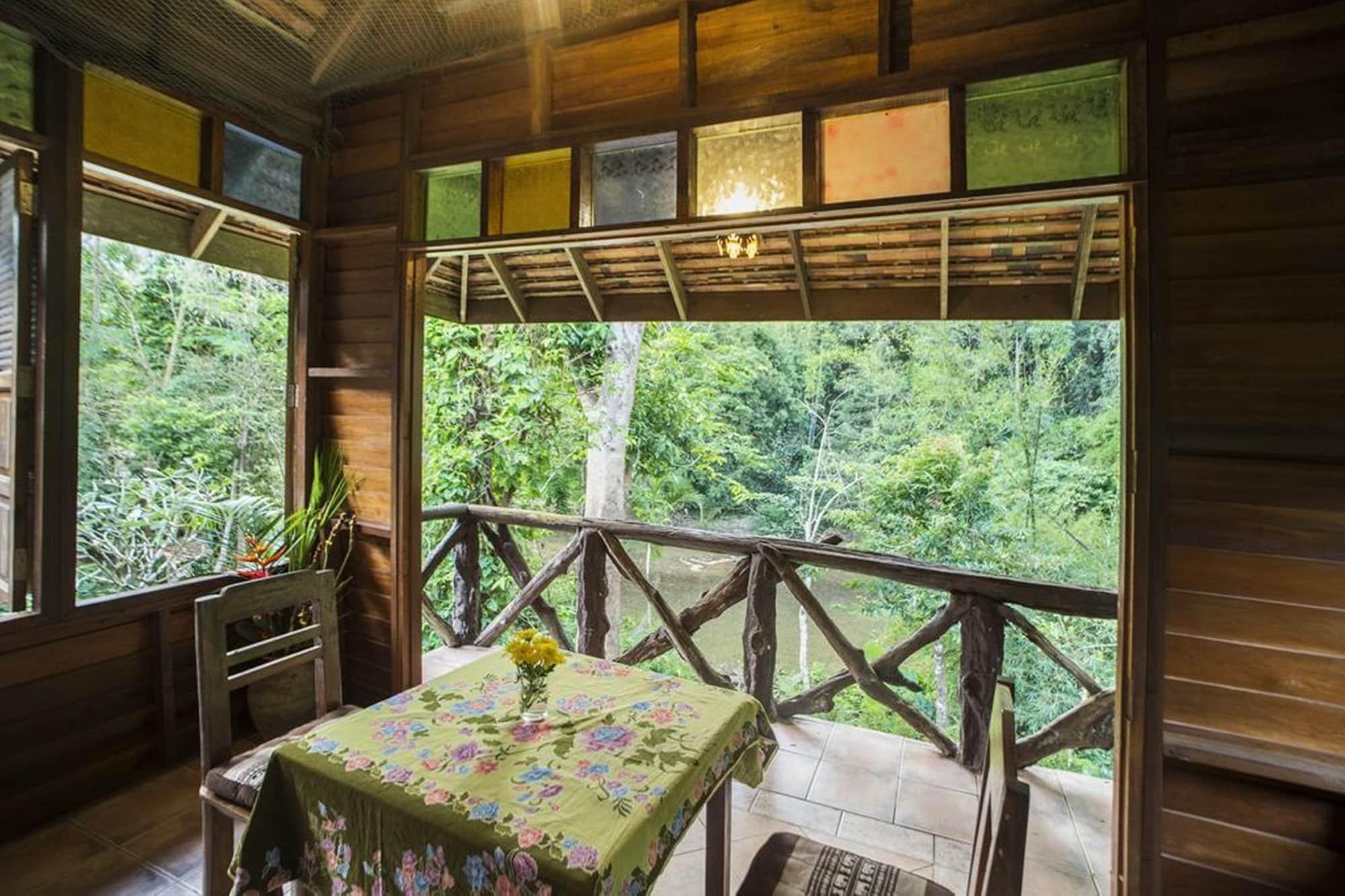 アーツ リバービュー ロッジ Khao Sok National Park エクステリア 写真
