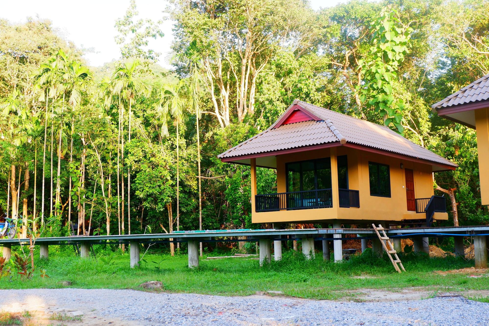 アーツ リバービュー ロッジ Khao Sok National Park エクステリア 写真
