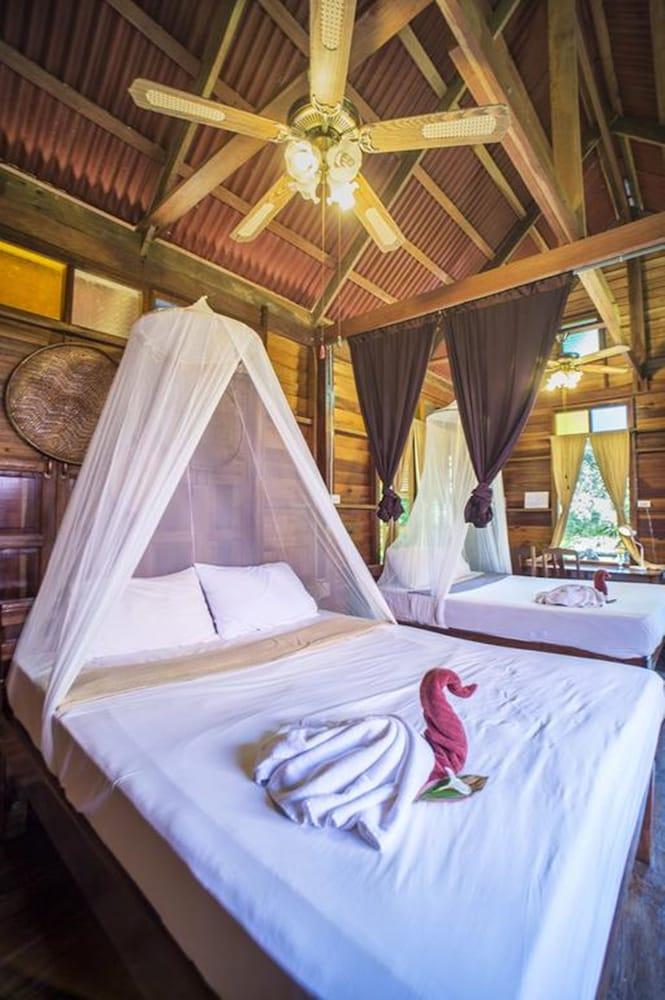 アーツ リバービュー ロッジ Khao Sok National Park エクステリア 写真