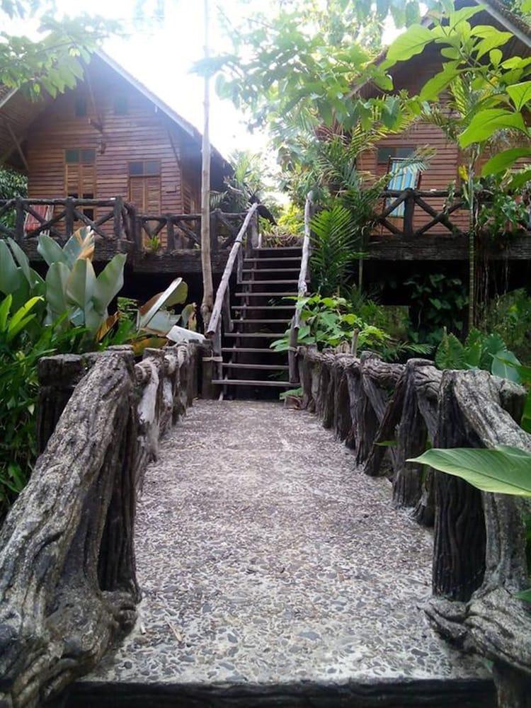 アーツ リバービュー ロッジ Khao Sok National Park エクステリア 写真