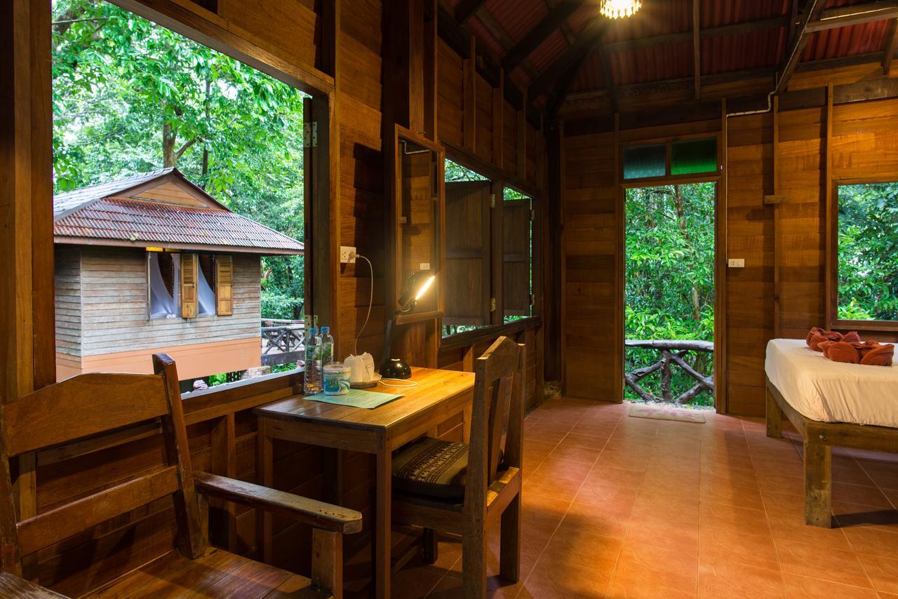 アーツ リバービュー ロッジ Khao Sok National Park エクステリア 写真