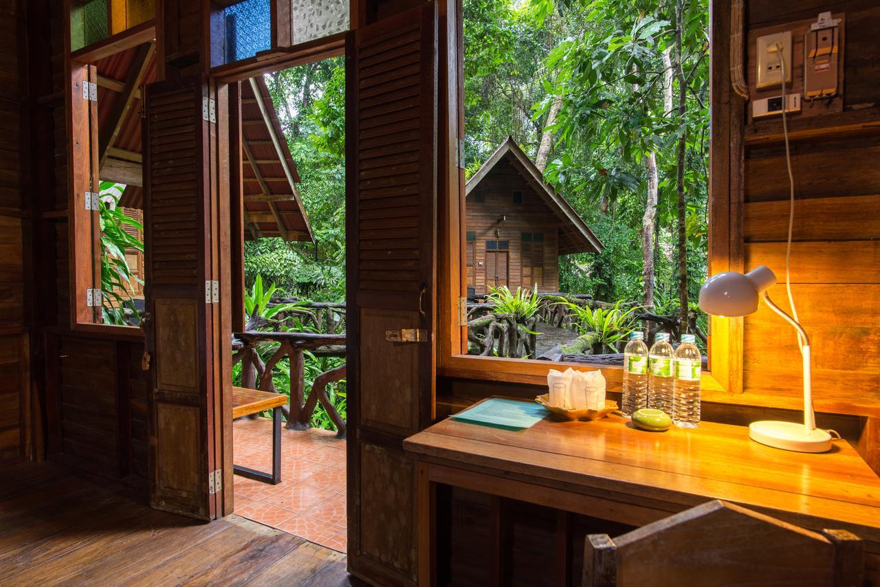 アーツ リバービュー ロッジ Khao Sok National Park エクステリア 写真