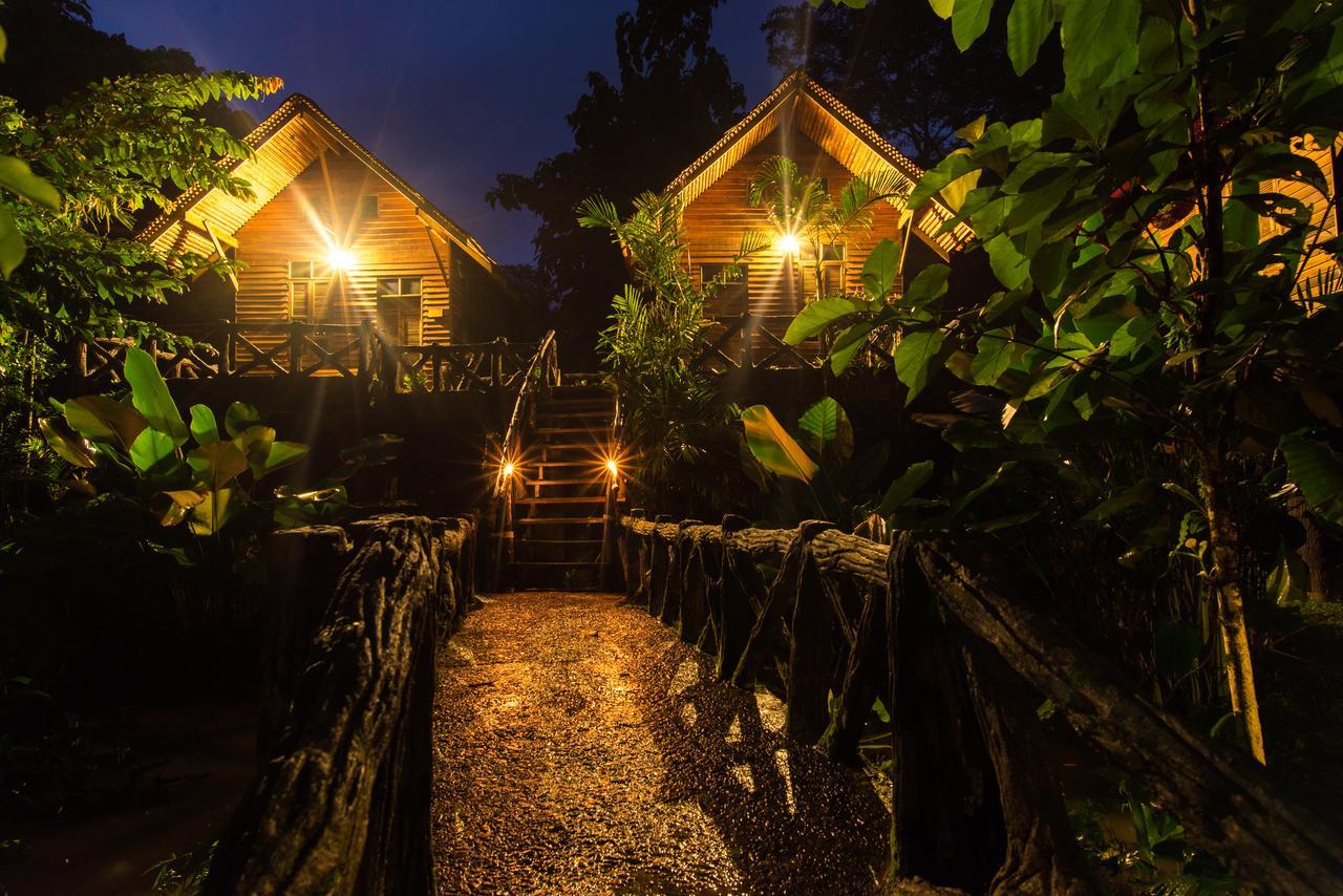 アーツ リバービュー ロッジ Khao Sok National Park エクステリア 写真