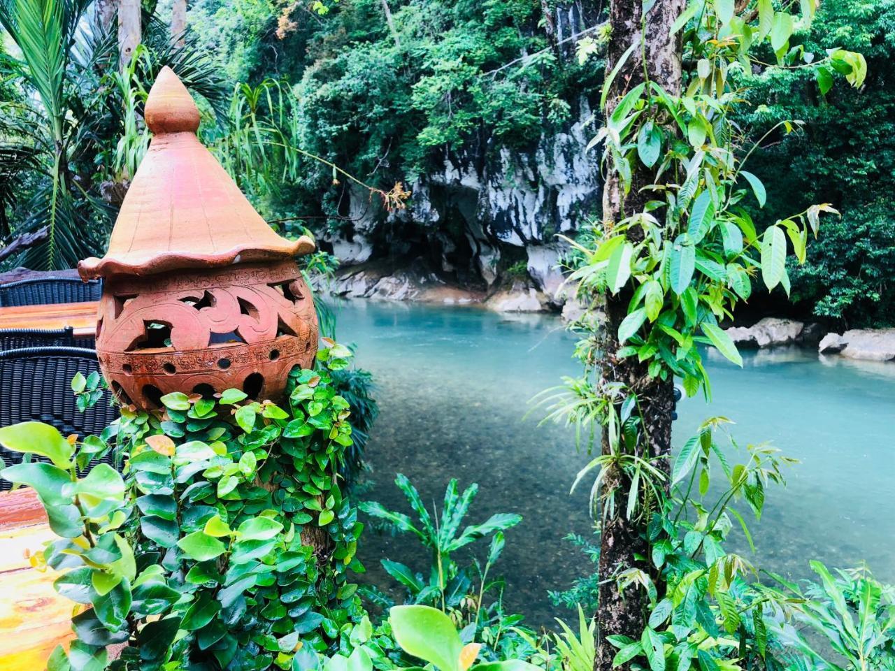 アーツ リバービュー ロッジ Khao Sok National Park エクステリア 写真